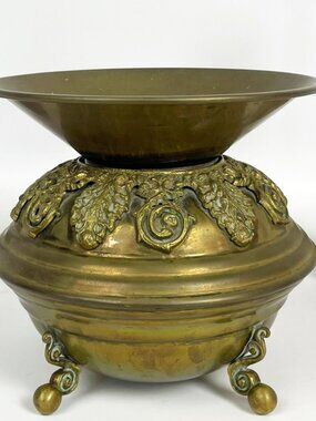 Antique Brass Jardiniere with Claw Feet 19th Century Neo-Renaissance